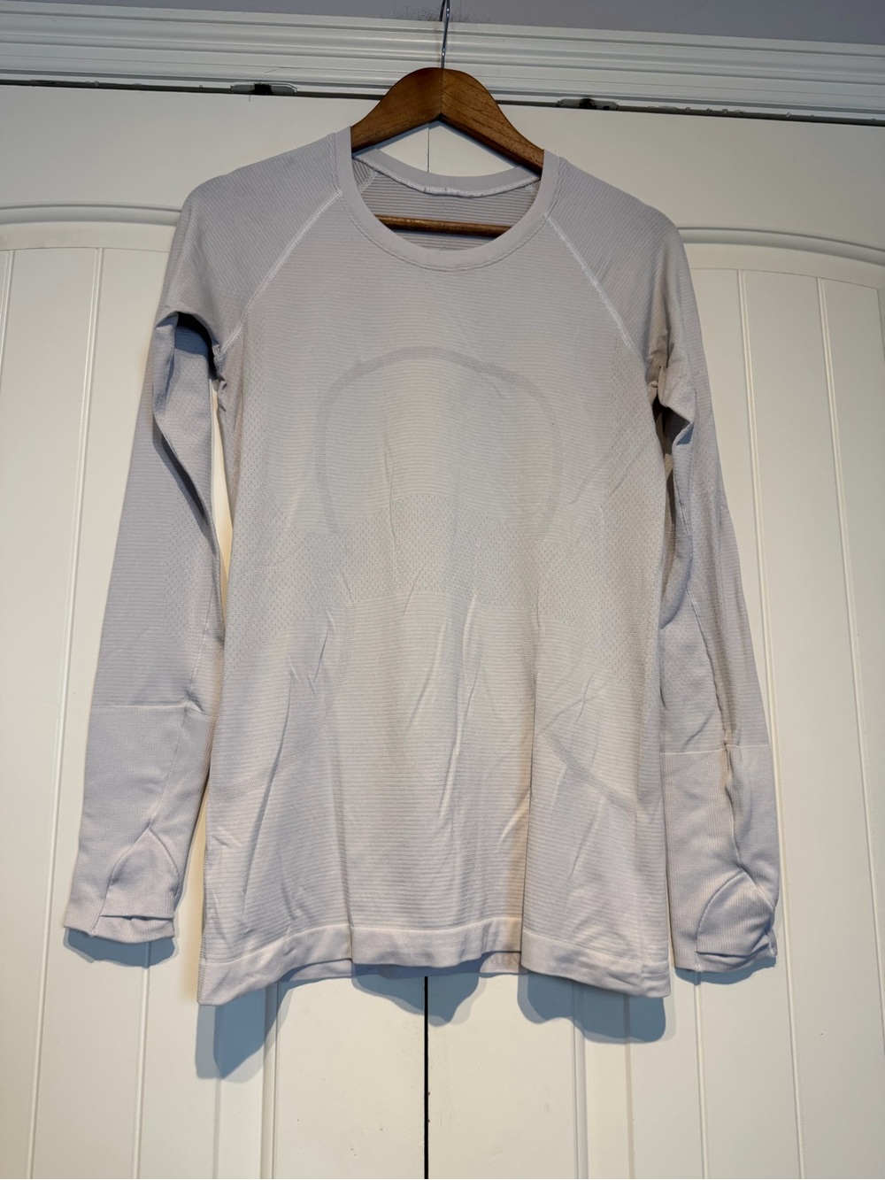 lululemon athletica Light Gray Long-Sleeve Shirt Size 8